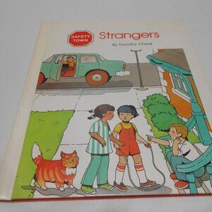 EXCELLENT HC SAFETY TOWN   " STRANGERS"    BY DOROTHY CHLAD BOOK  👸👦📘